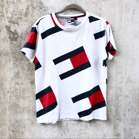 Tommy Hilfiger Tops - TOMMY t-shirt